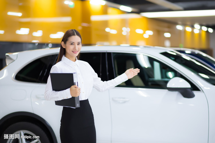 汽車銷售行業的商務女性 駕馭挑戰，成就非凡